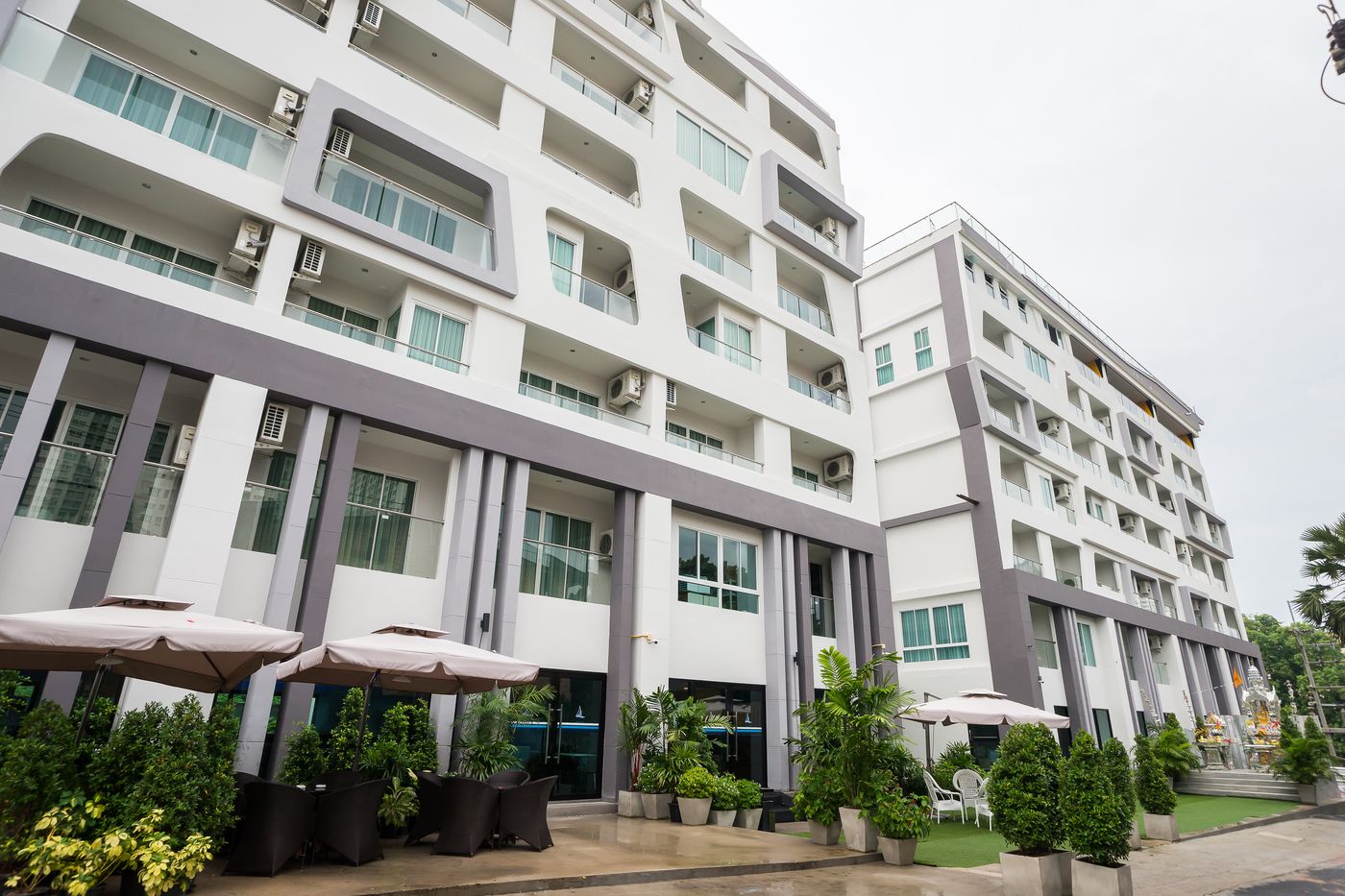 Blue Boat Pattaya Hotel exterior